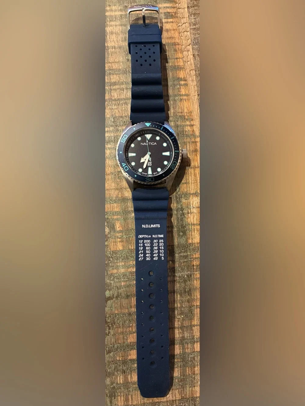 Nautica N83 Men's Watch NAPFWS219 Blue Silicone Strap Watch Like New With Box